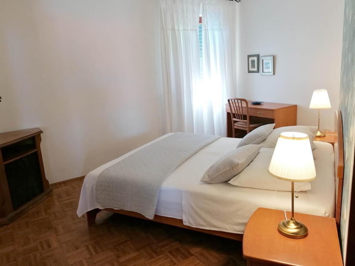 Apartments Natalia Supetar Eksteriør billede